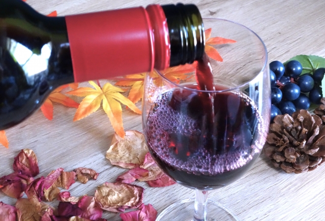 おせちとオードブルで彩る正月の食卓・家族で楽しむ宅配料理